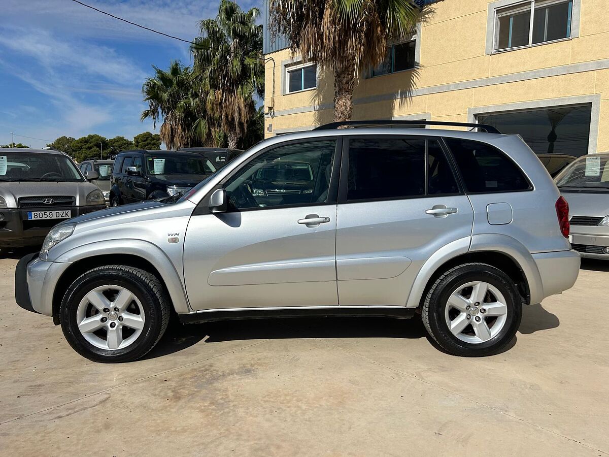 TOYOTA RAV 4 LUXURY 2.0 VVTI AUTO 4X4 SPANISH LHD IN SPAIN 103000 MILES 2005